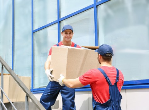 Man With A Van Welling local moving service helping with household transport